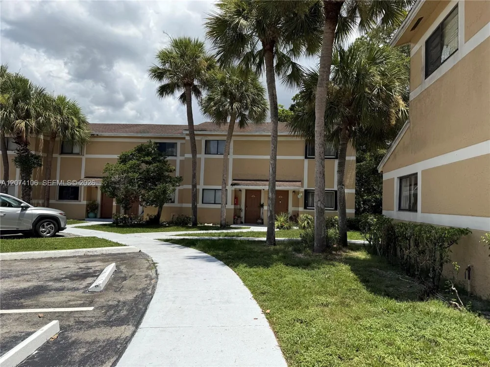 9454 S Palm Cir S #9454 Pembroke Pines, FL 33025