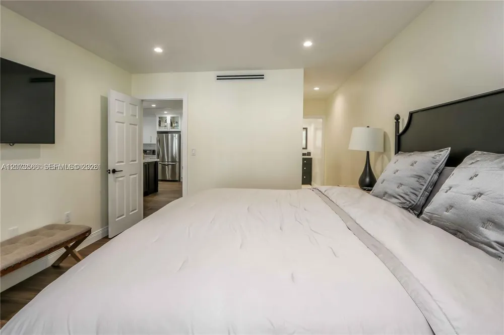 16509 Fox Den Ct Miami Lakes, FL 33014