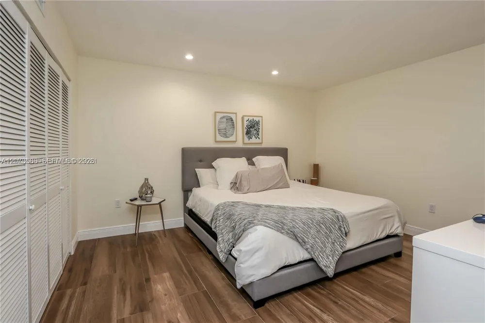 16509 Fox Den Ct Miami Lakes, FL 33014
