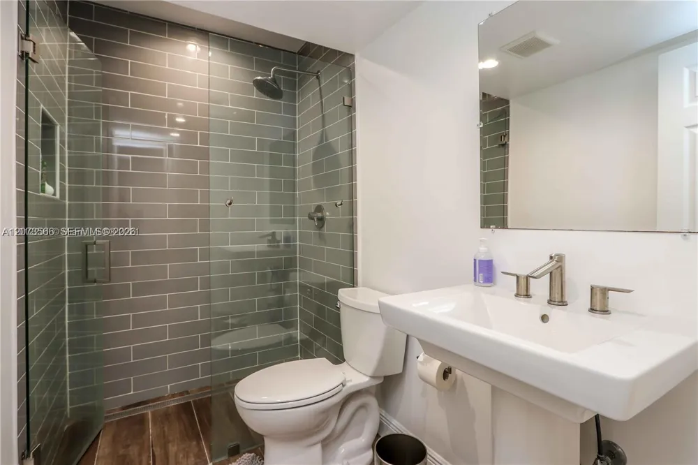16509 Fox Den Ct Miami Lakes, FL 33014