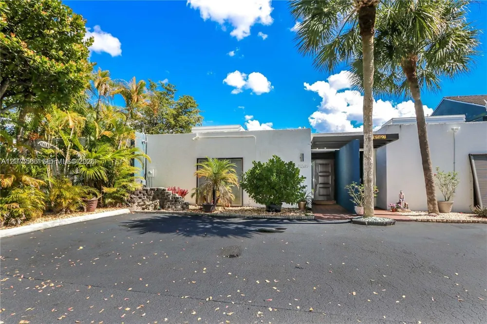 16509 Fox Den Ct Miami Lakes, FL 33014