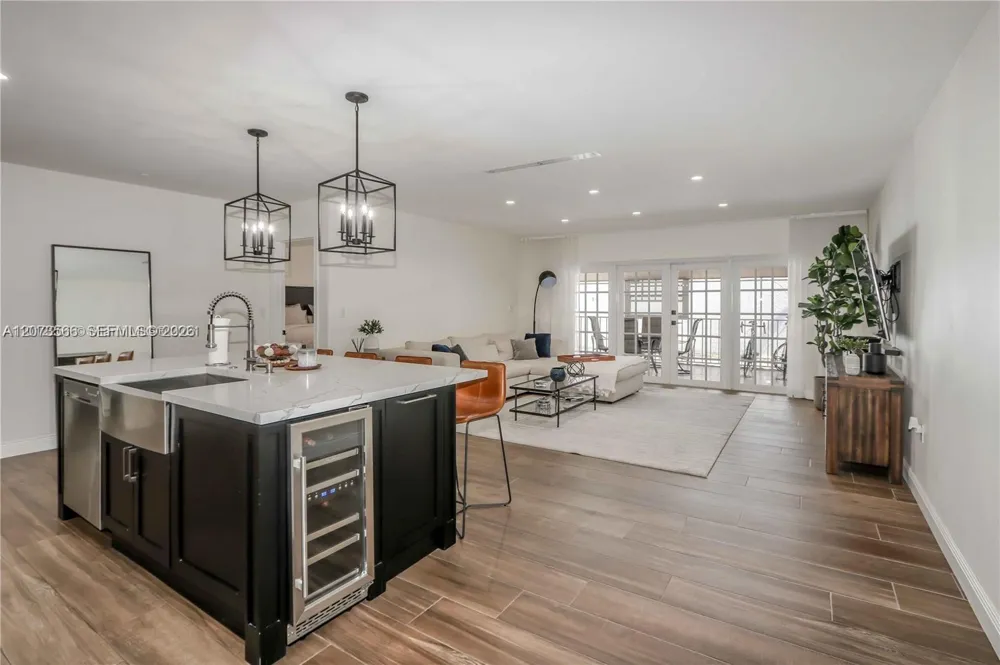 16509 Fox Den Ct Miami Lakes, FL 33014