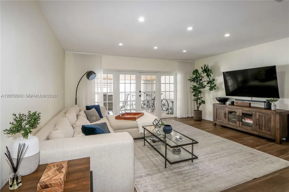 16509 Fox Den Ct Miami Lakes, FL 33014