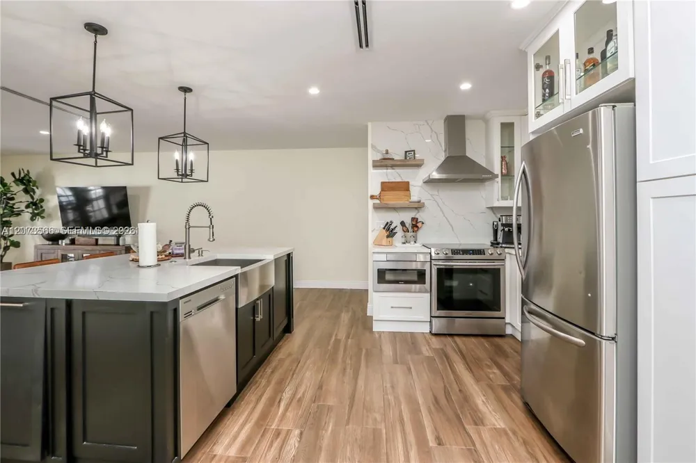 16509 Fox Den Ct Miami Lakes, FL 33014