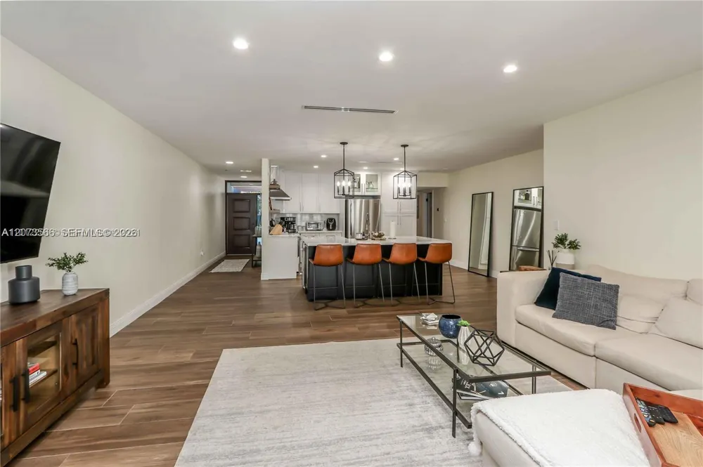 16509 Fox Den Ct Miami Lakes, FL 33014