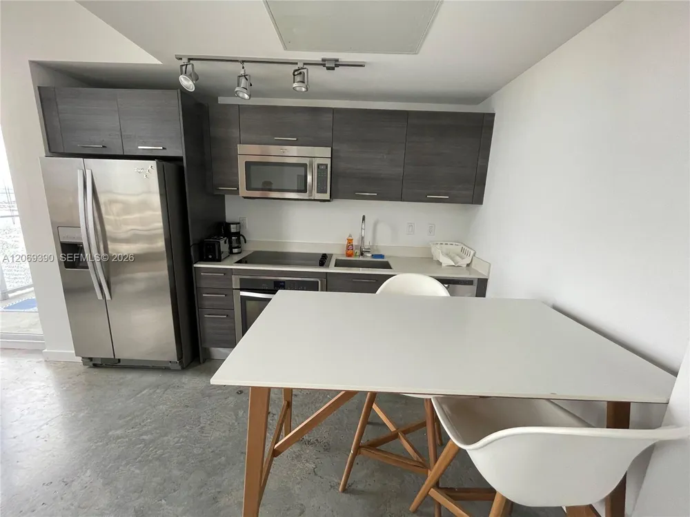 151 SE 1st St #3004 Miami, FL 33131
