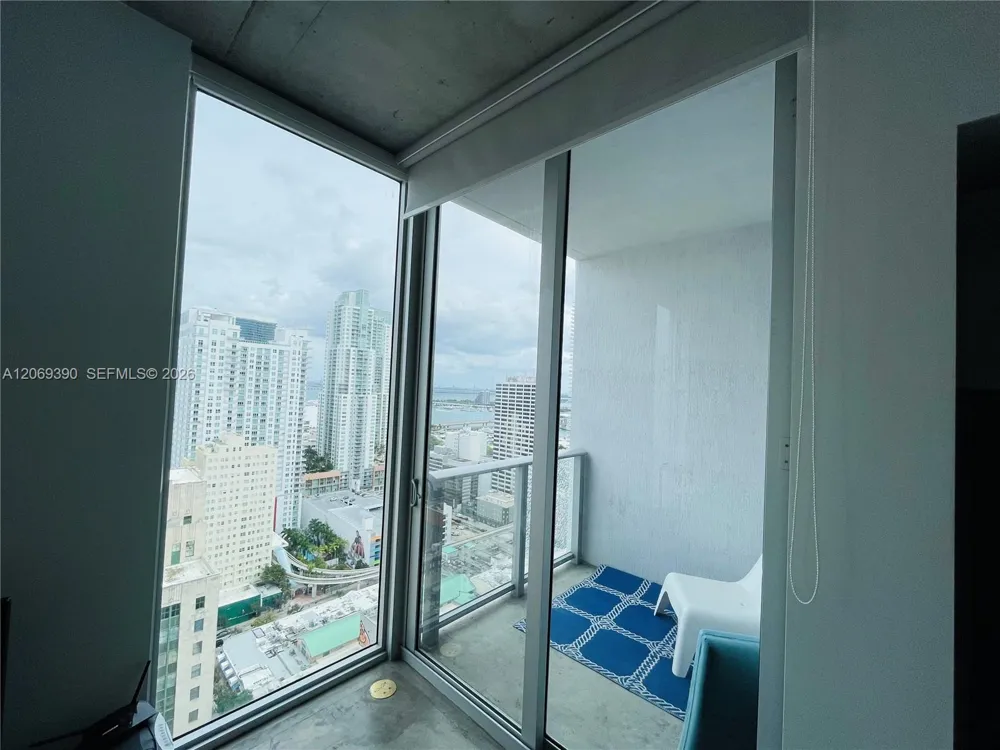151 SE 1st St #3004 Miami, FL 33131