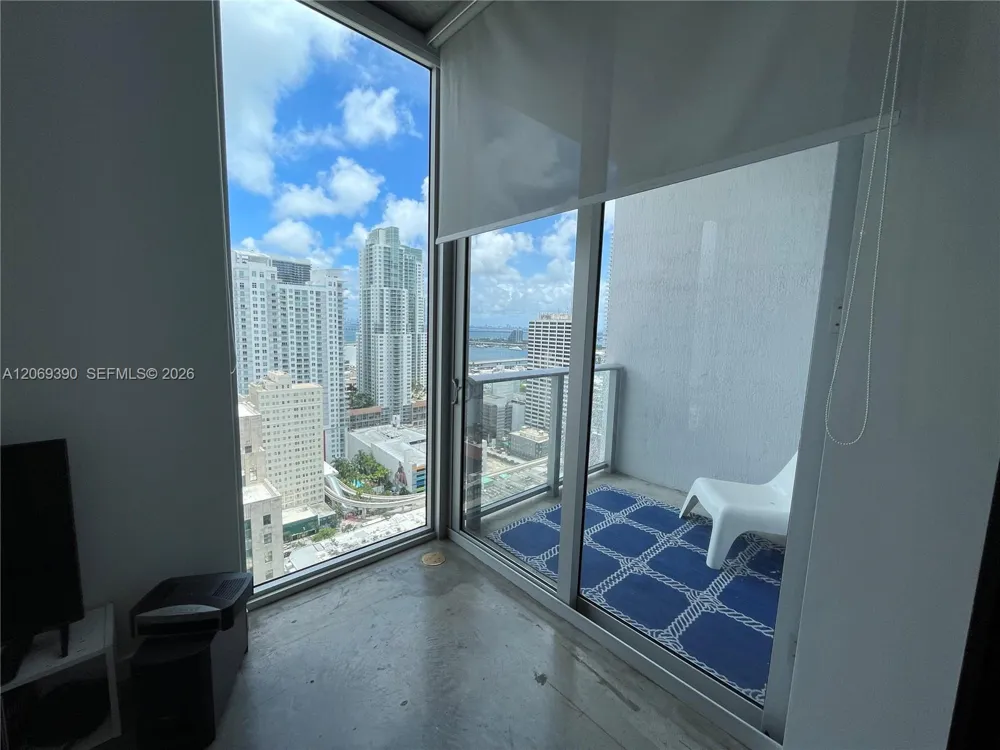 151 SE 1st St #3004 Miami, FL 33131