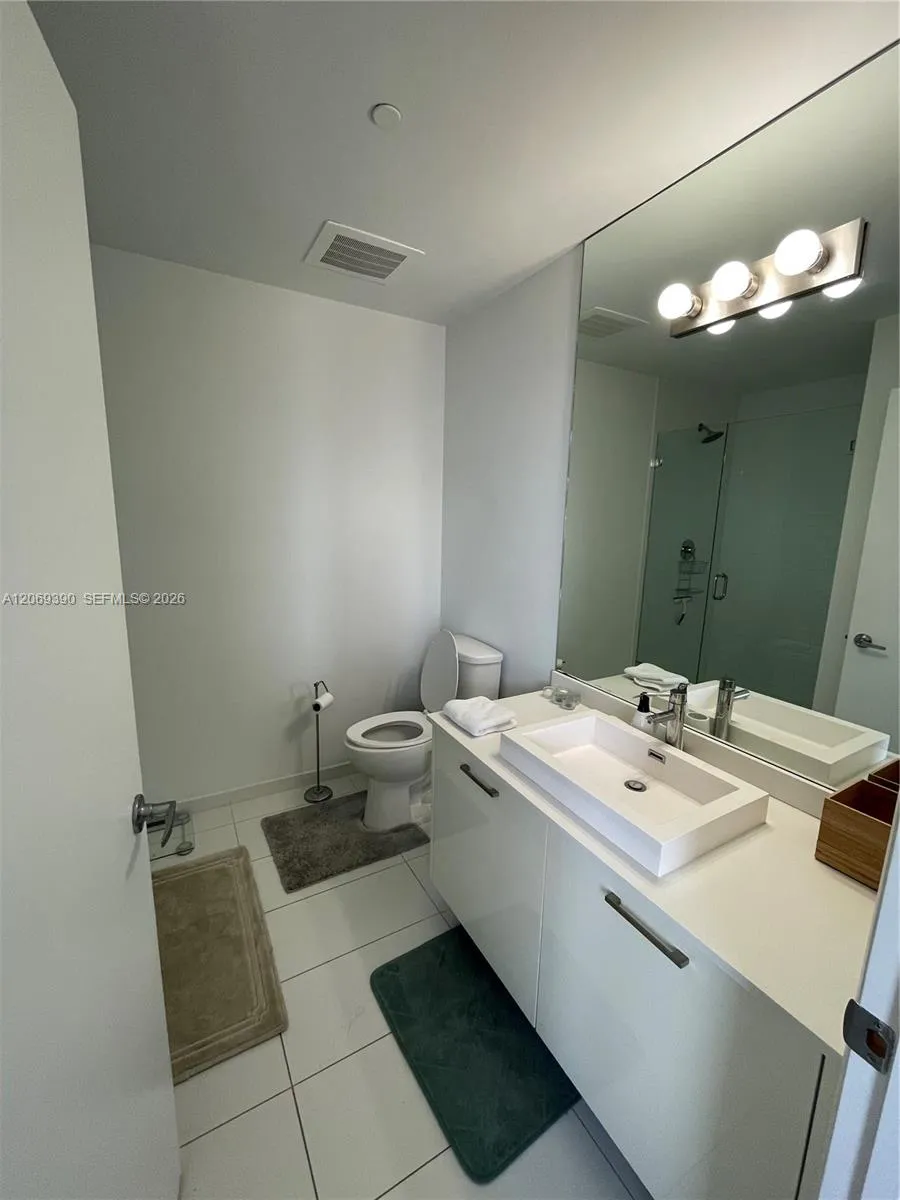 151 SE 1st St #3004 Miami, FL 33131