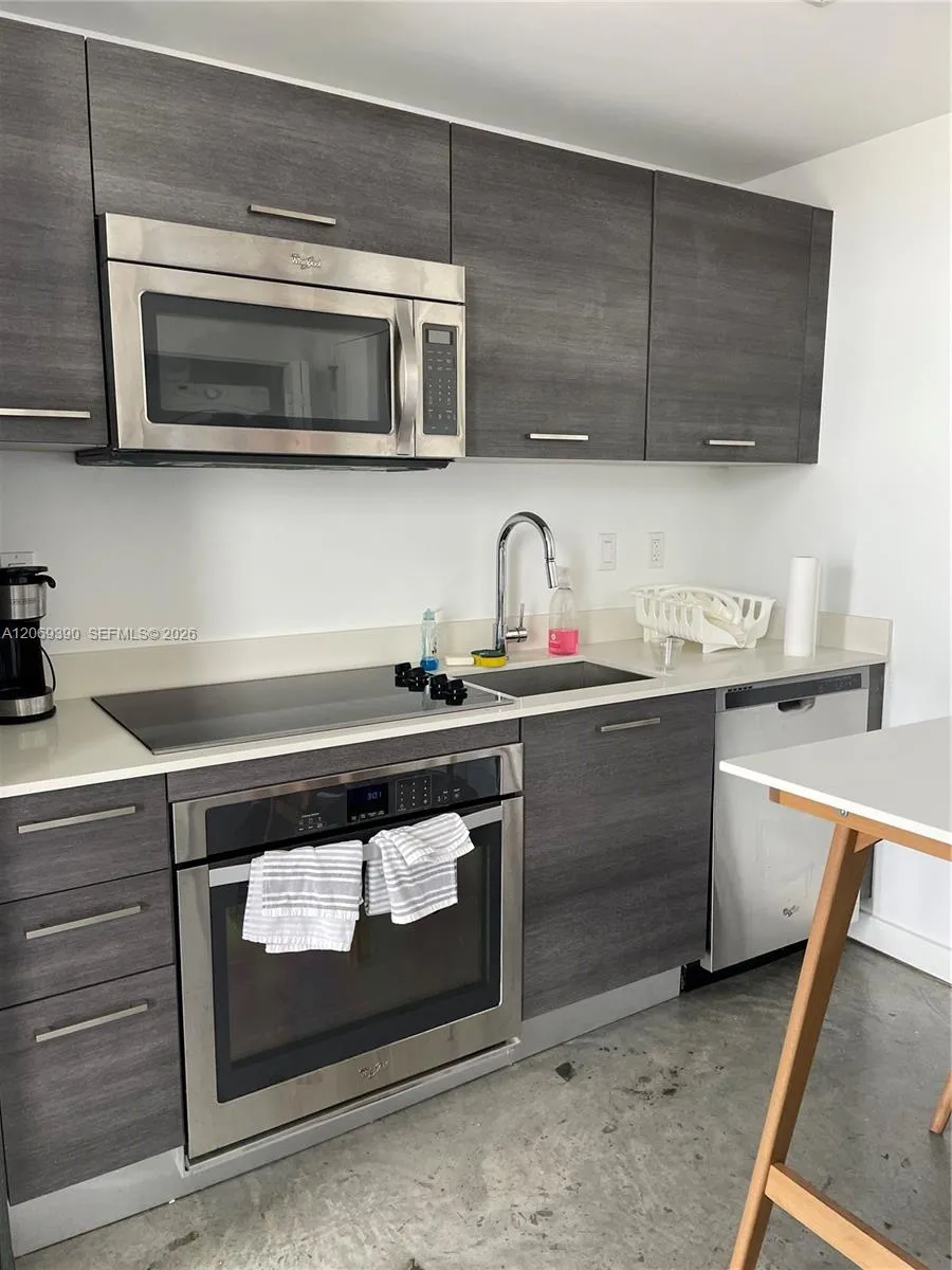 151 SE 1st St #3004 Miami, FL 33131