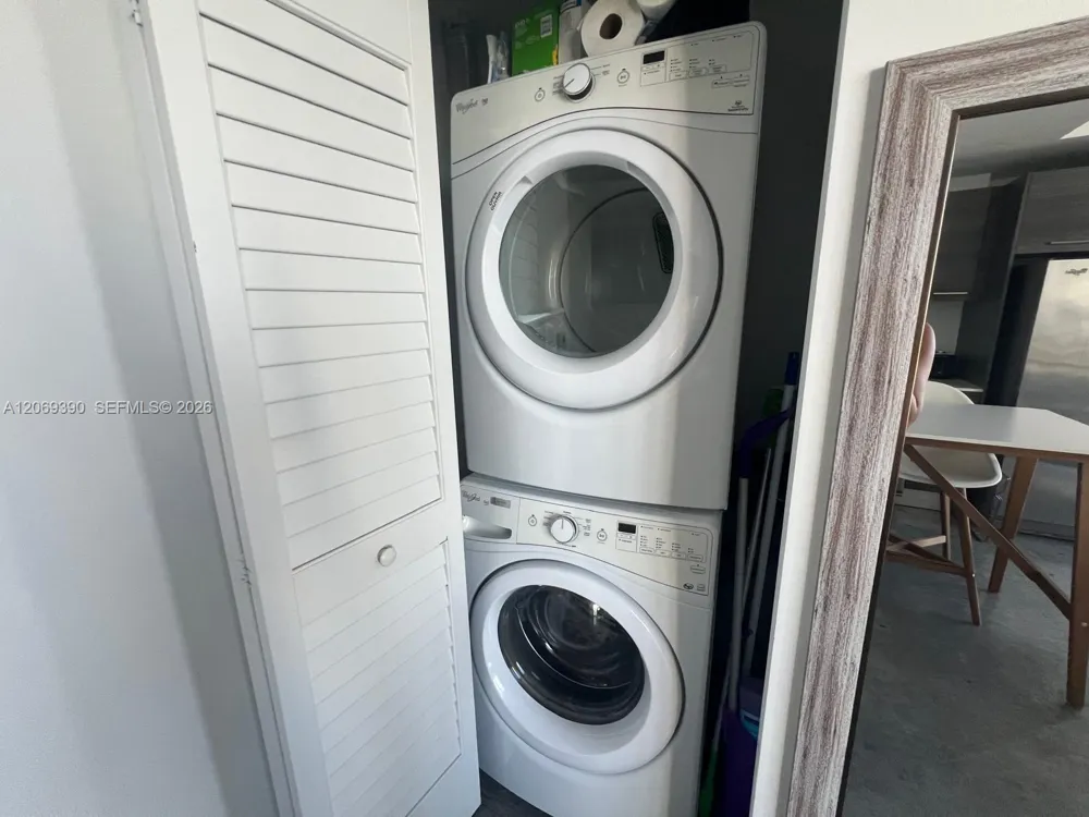 151 SE 1st St #3004 Miami, FL 33131