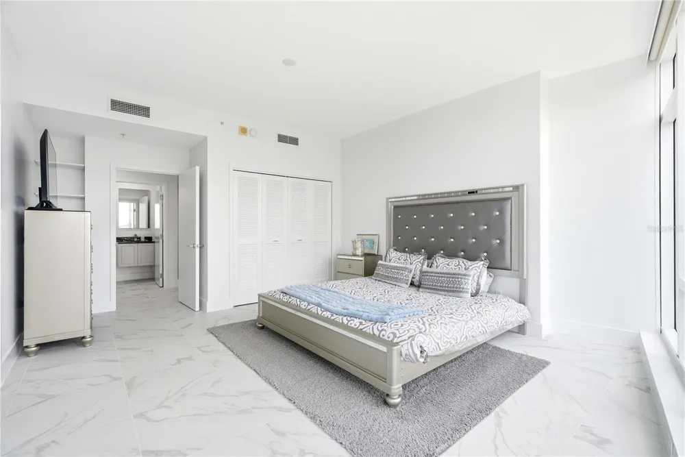 175 1ST STREET S #1008 St Petersburg, FL 33701