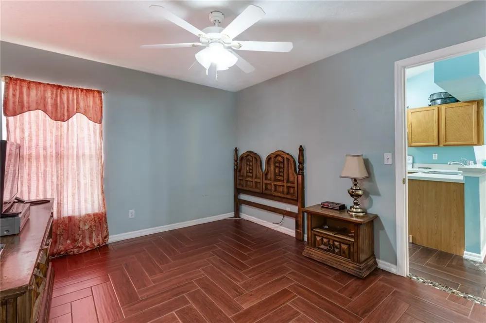 696 S GRAND HIGHWAY Clermont, FL 34711