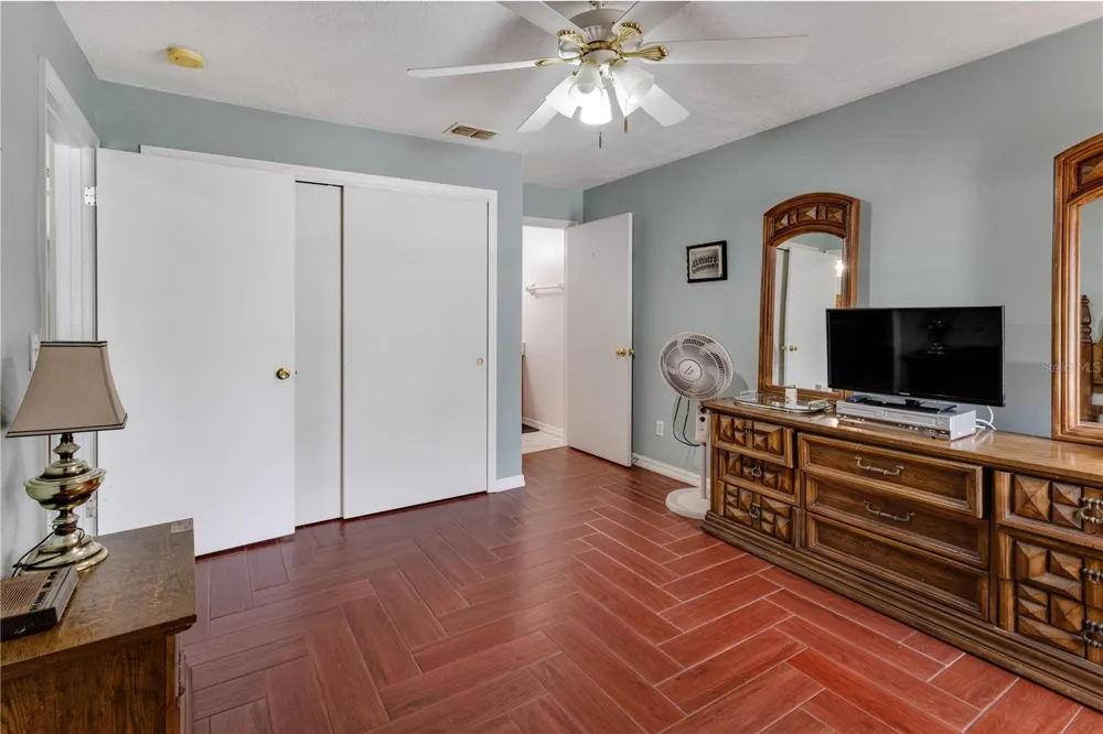 696 S GRAND HIGHWAY Clermont, FL 34711