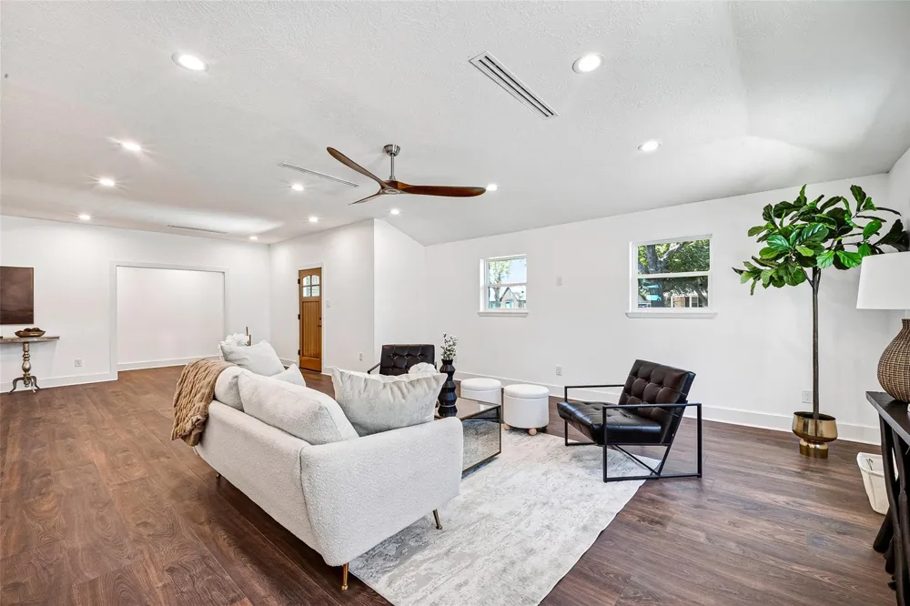 1338 Seaspray Court Houston, TX 77008