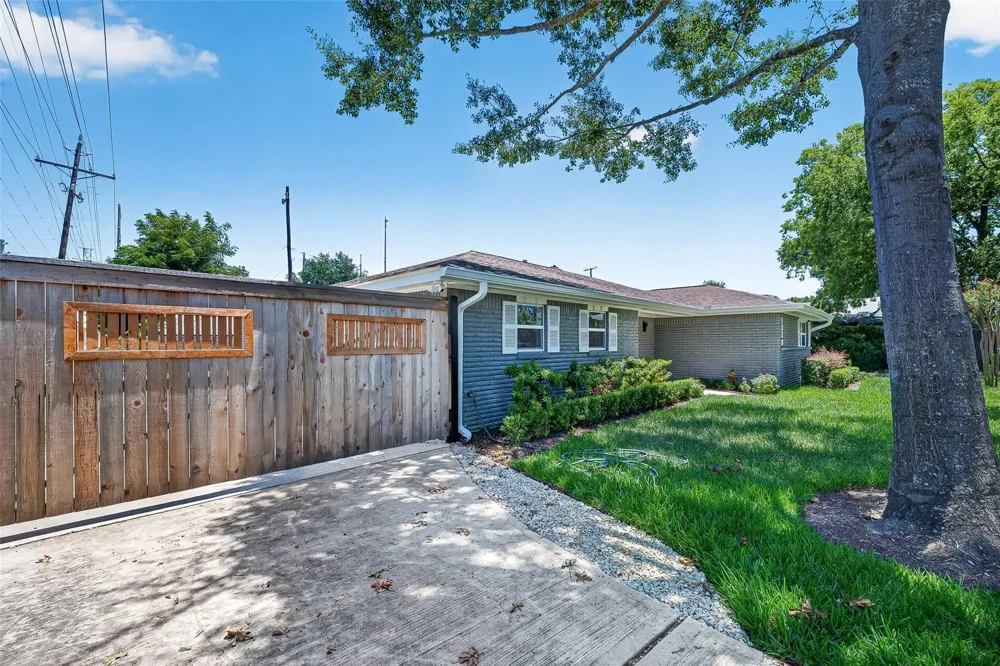 1338 Seaspray Court Houston, TX 77008