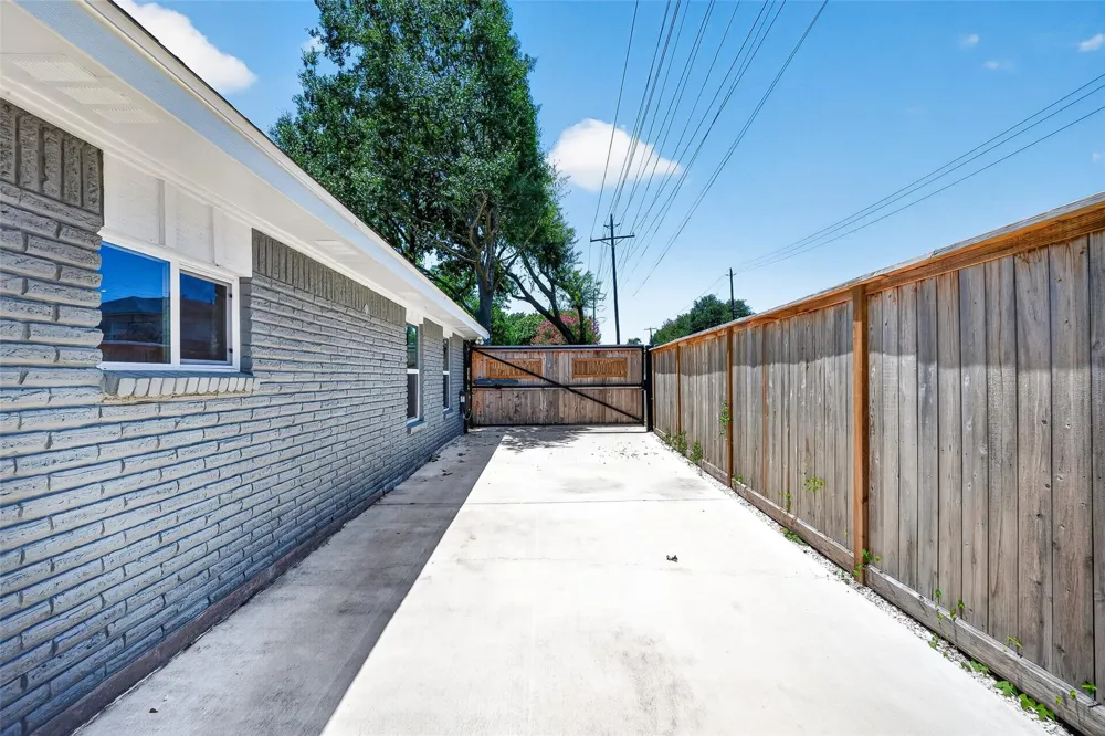 1338 Seaspray Court Houston, TX 77008