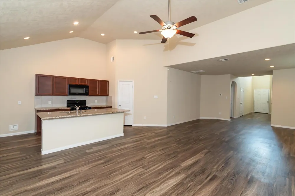 9522 Yellow Rose Drive Texas City, TX 77591
