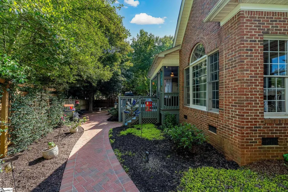201 Huddersfield Drive Simpsonville, SC 29681