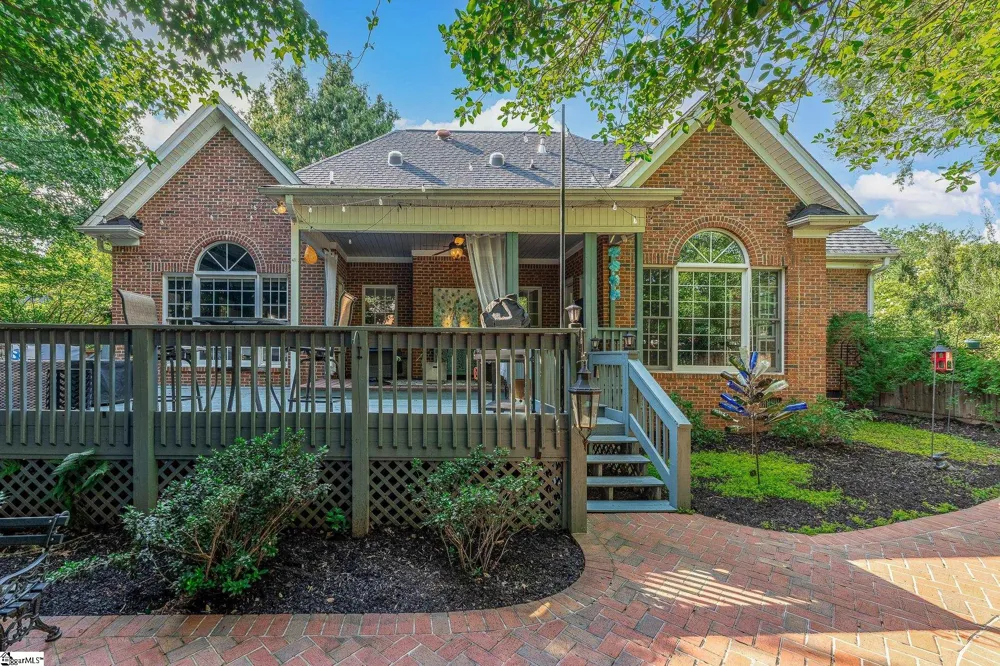 201 Huddersfield Drive Simpsonville, SC 29681