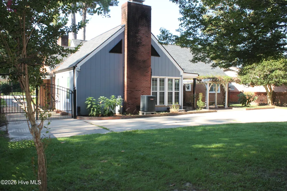 227 E College Street Whiteville, NC 28472