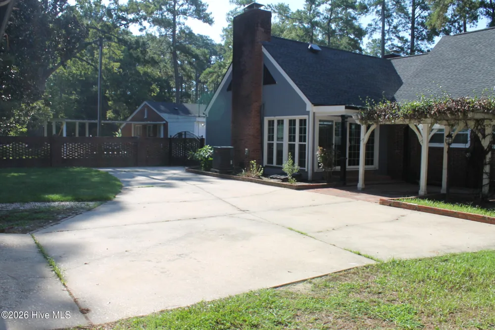 227 E College Street Whiteville, NC 28472