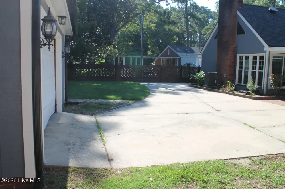 227 E College Street Whiteville, NC 28472