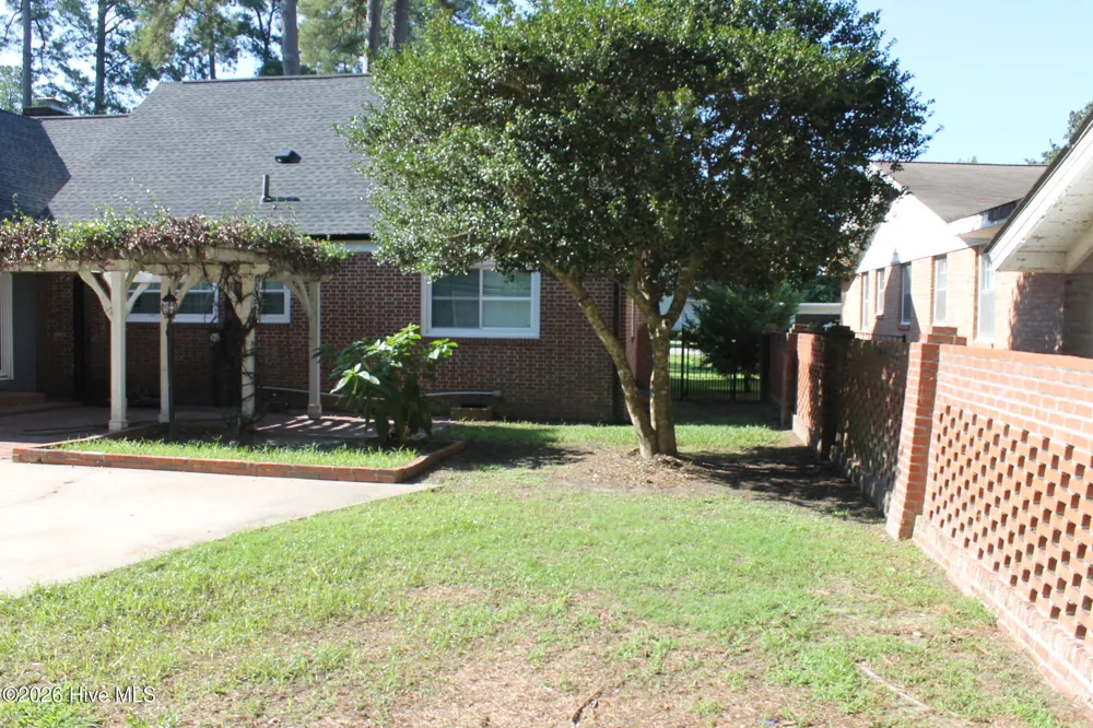 227 E College Street Whiteville, NC 28472