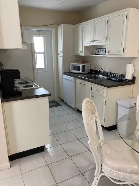 234 HIBISCUS AVENUE #370 Lauderdale By The Sea, FL 33308