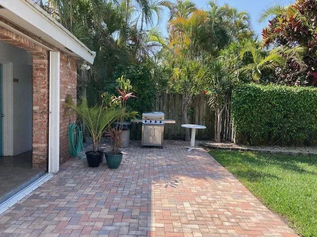 234 HIBISCUS AVENUE #370 Lauderdale By The Sea, FL 33308