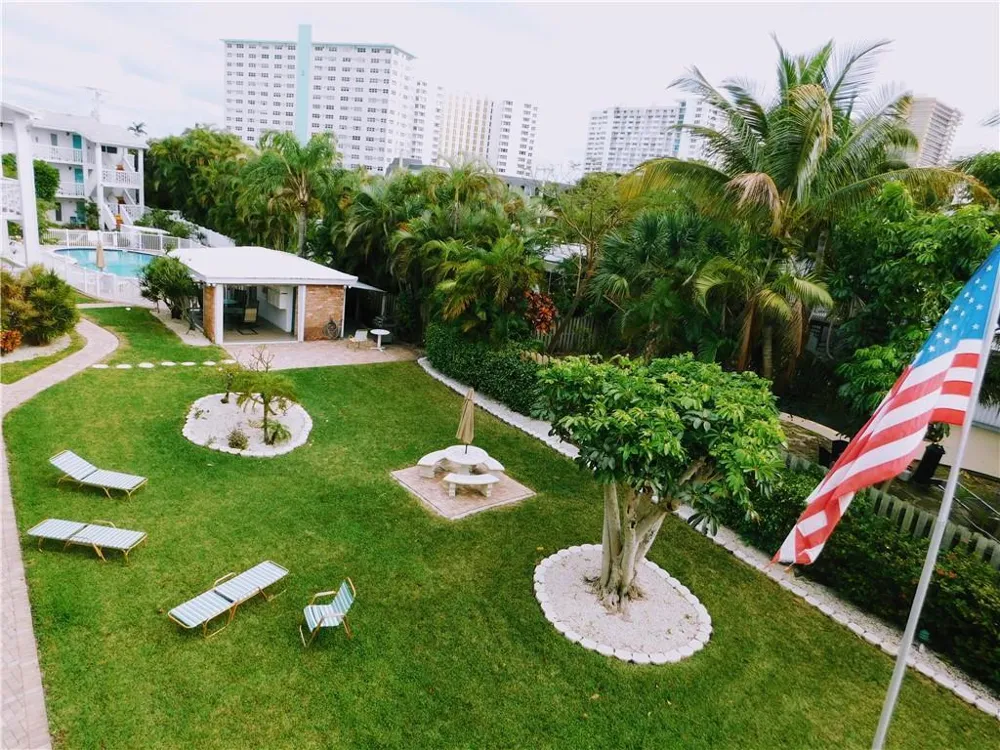 234 HIBISCUS AVENUE #370 Lauderdale By The Sea, FL 33308