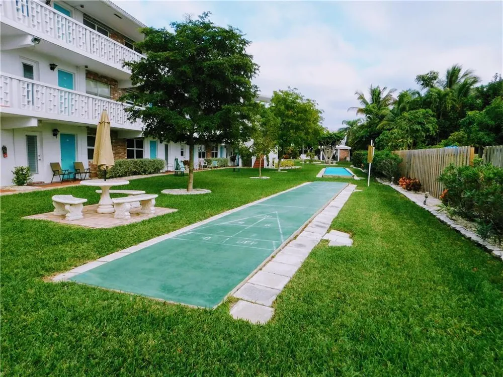 234 HIBISCUS AVENUE #370 Lauderdale By The Sea, FL 33308
