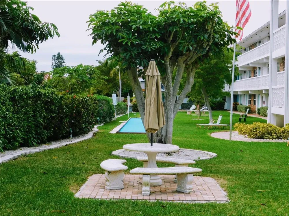 234 HIBISCUS AVENUE #370 Lauderdale By The Sea, FL 33308