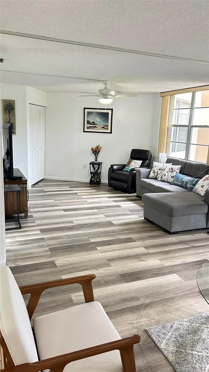1200 Saint Charles Pl #209 Pembroke Pines, FL 33026