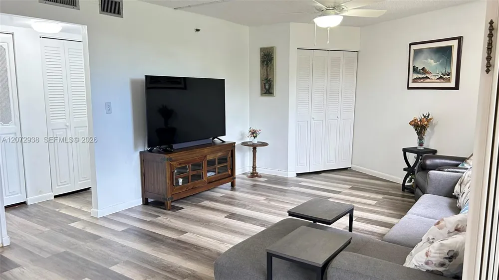 1200 Saint Charles Pl #209 Pembroke Pines, FL 33026