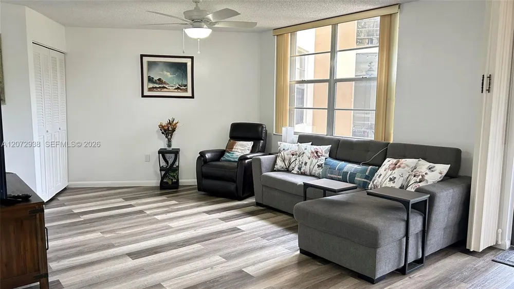 1200 Saint Charles Pl #209 Pembroke Pines, FL 33026