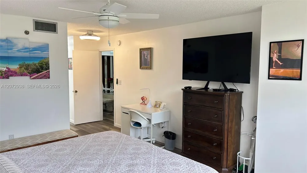 1200 Saint Charles Pl #209 Pembroke Pines, FL 33026