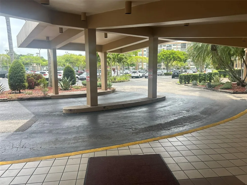 1200 Saint Charles Pl #209 Pembroke Pines, FL 33026
