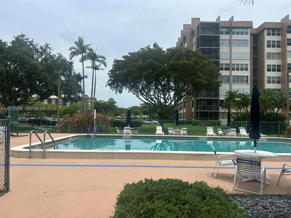 1200 Saint Charles Pl #209 Pembroke Pines, FL 33026