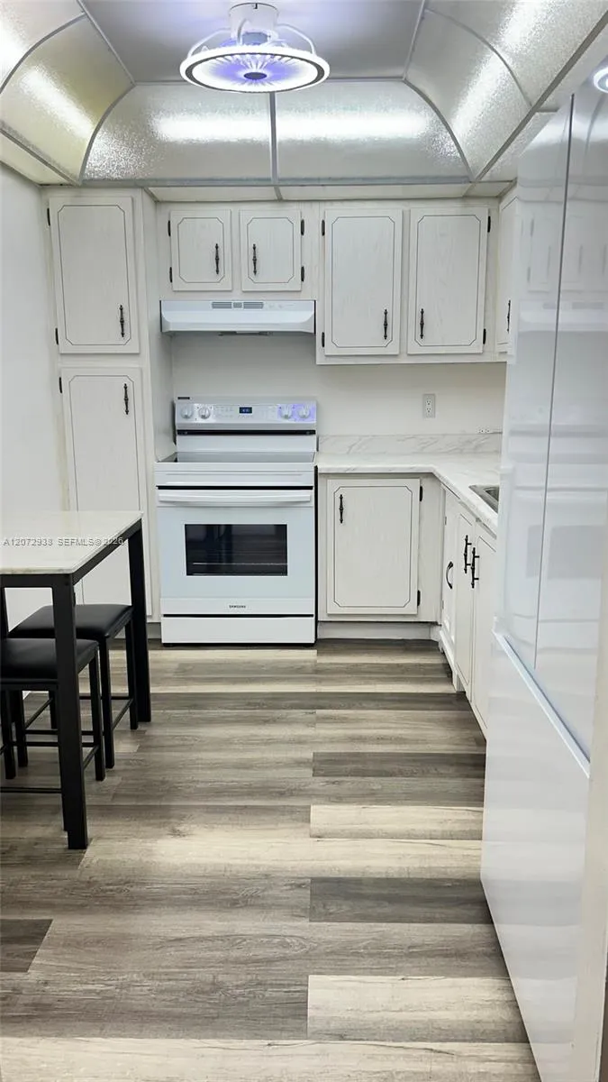 1200 Saint Charles Pl #209 Pembroke Pines, FL 33026
