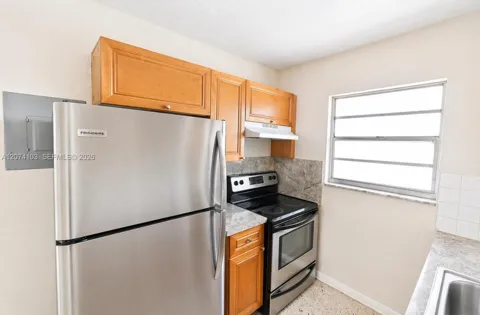 2315 W Okeechobee Rd #304