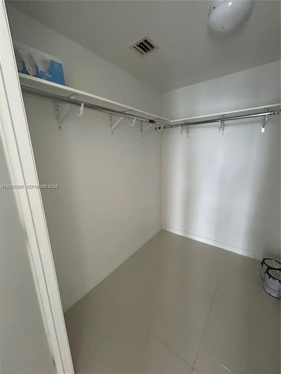 495 Brickell Ave #3609 Miami, FL 33131