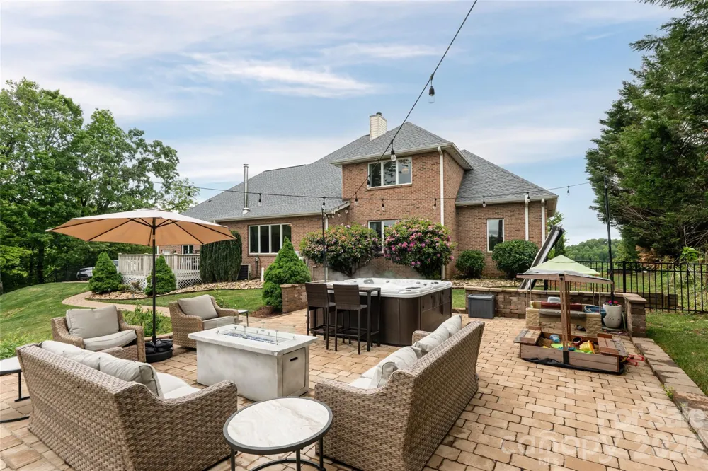 153 Mills Place Asheville, NC 28804