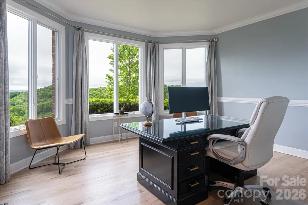153 Mills Place Asheville, NC 28804