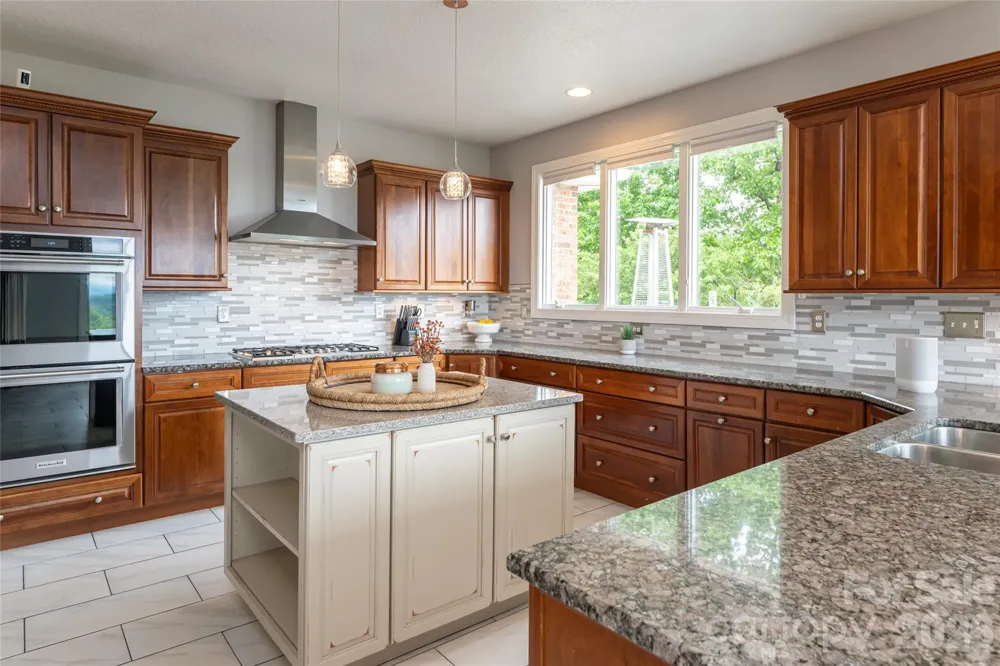 153 Mills Place Asheville, NC 28804