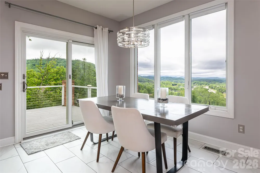 153 Mills Place Asheville, NC 28804
