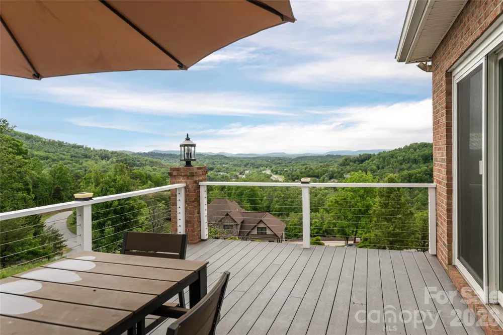 153 Mills Place Asheville, NC 28804