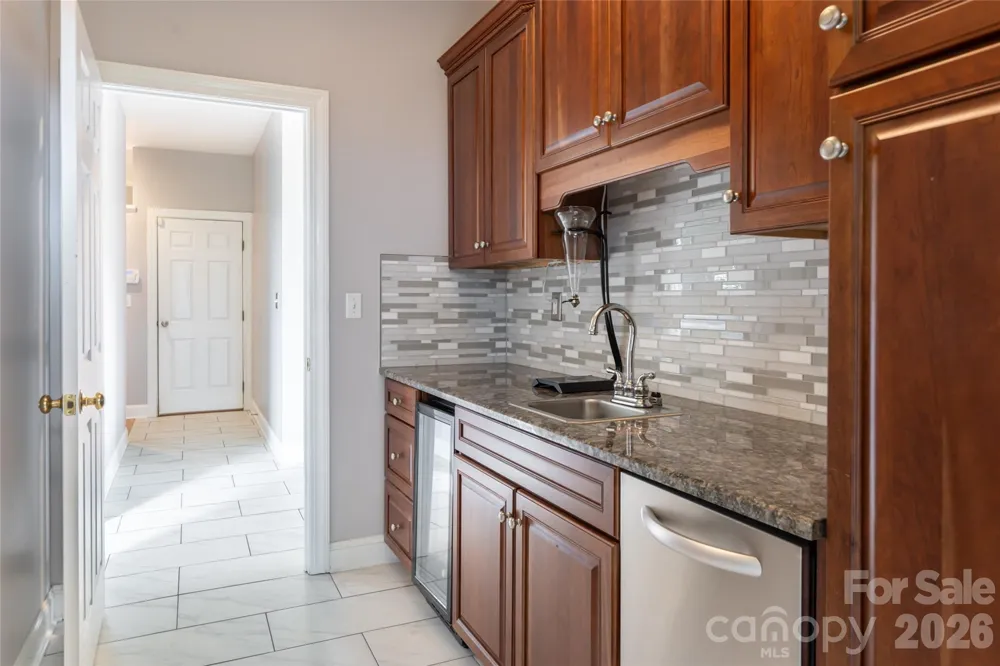 153 Mills Place Asheville, NC 28804