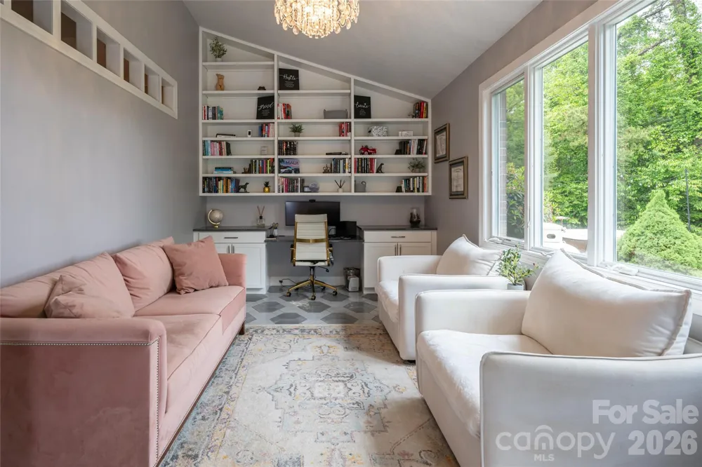 153 Mills Place Asheville, NC 28804