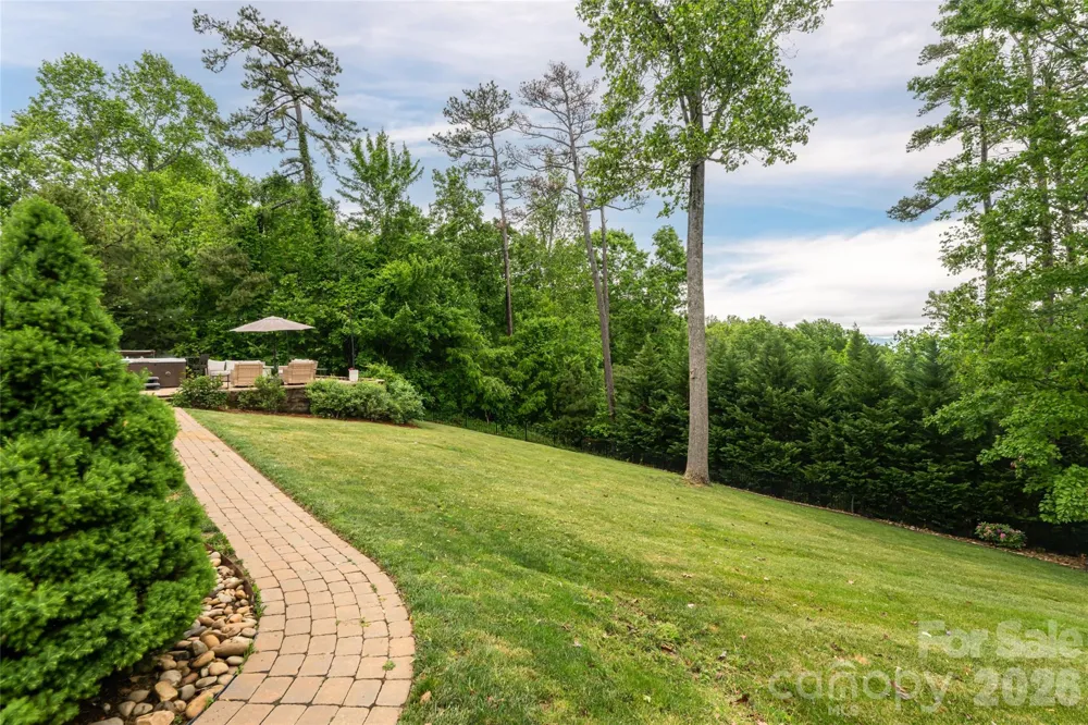 153 Mills Place Asheville, NC 28804